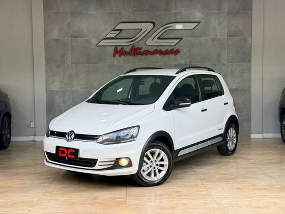 VOLKSWAGEN FOX 1.0 MPI TRACK 12V FLEX 4P MANUAL VOLKSWAGEN FOX 1.0 MPI TRACK 12V FLEX 4P MANUAL
